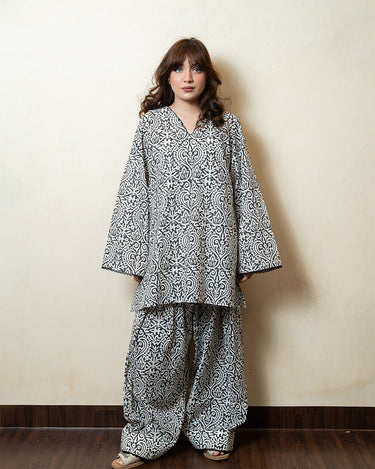 White and Black Block Printed Set - 001