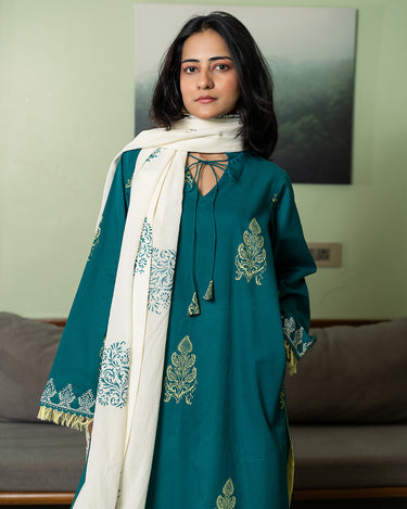 Aabroo Kurta